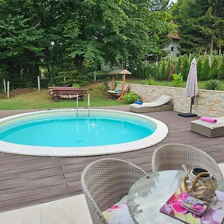Nyaraló Weekend Poolhouse Sarajevo *
