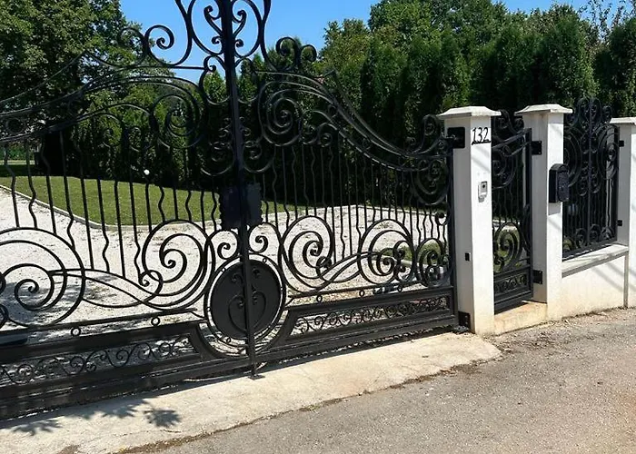 Weekend Poolhouse Sarajevo Prázdninový dům