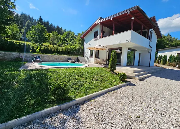 Weekend Poolhouse Sarajevo * Misevici